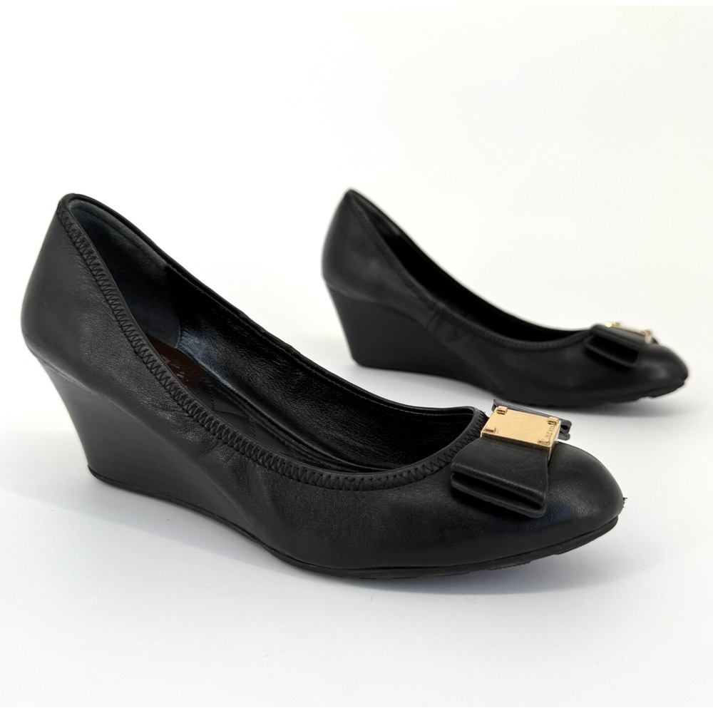 Cole Haan Bow Wedge Heels Size 6.5B Black Leather Gold Accent Work Classic Money